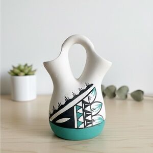 Acoma Pueblo Pottery Handcrafted Native American Vase Signed Luana